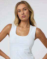 Halo Essential Scoop Tank Long